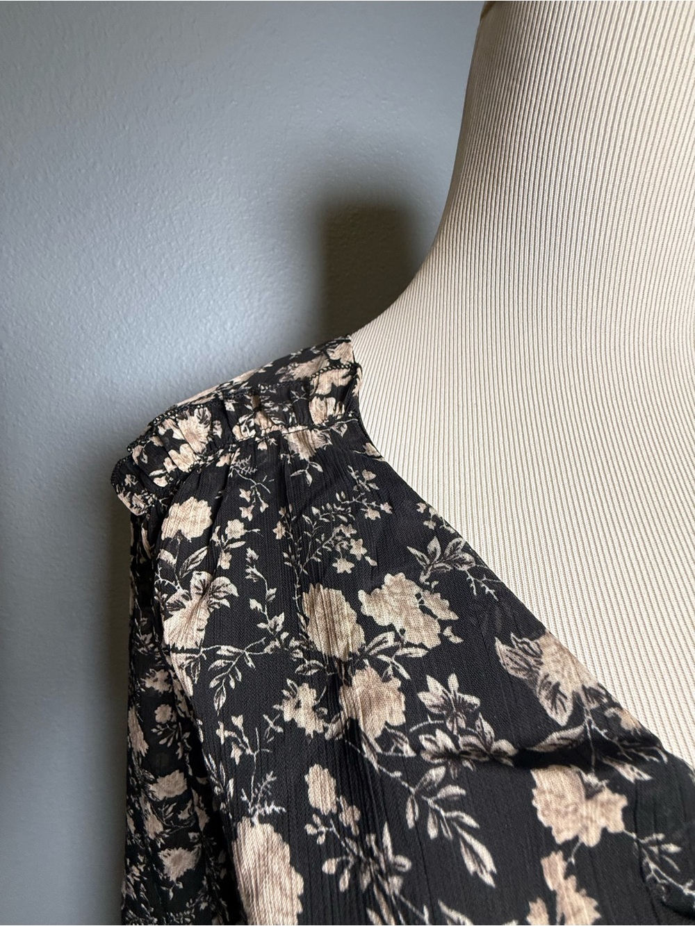 Floral Tiered Long Sleeve Maxi Dress in Black and Cream - Picture 5 of 10